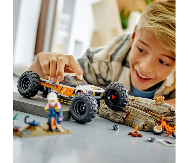 LEGO City 60387 Przygody samochodem terenowym z napędem 4x4 - 1091244 - zdjęcie 12